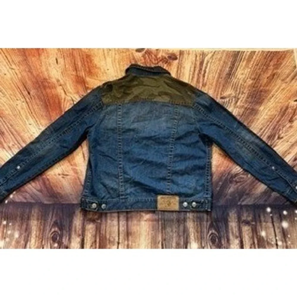 True Religion size large